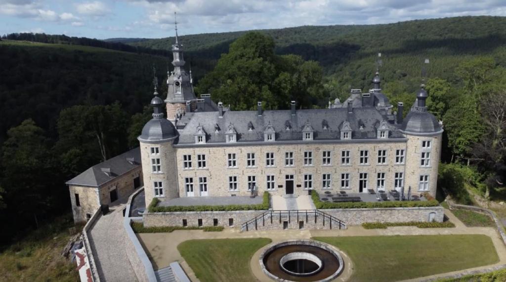 Le Vieux Noyer Bed & Breakfast Nassogne Exterior photo