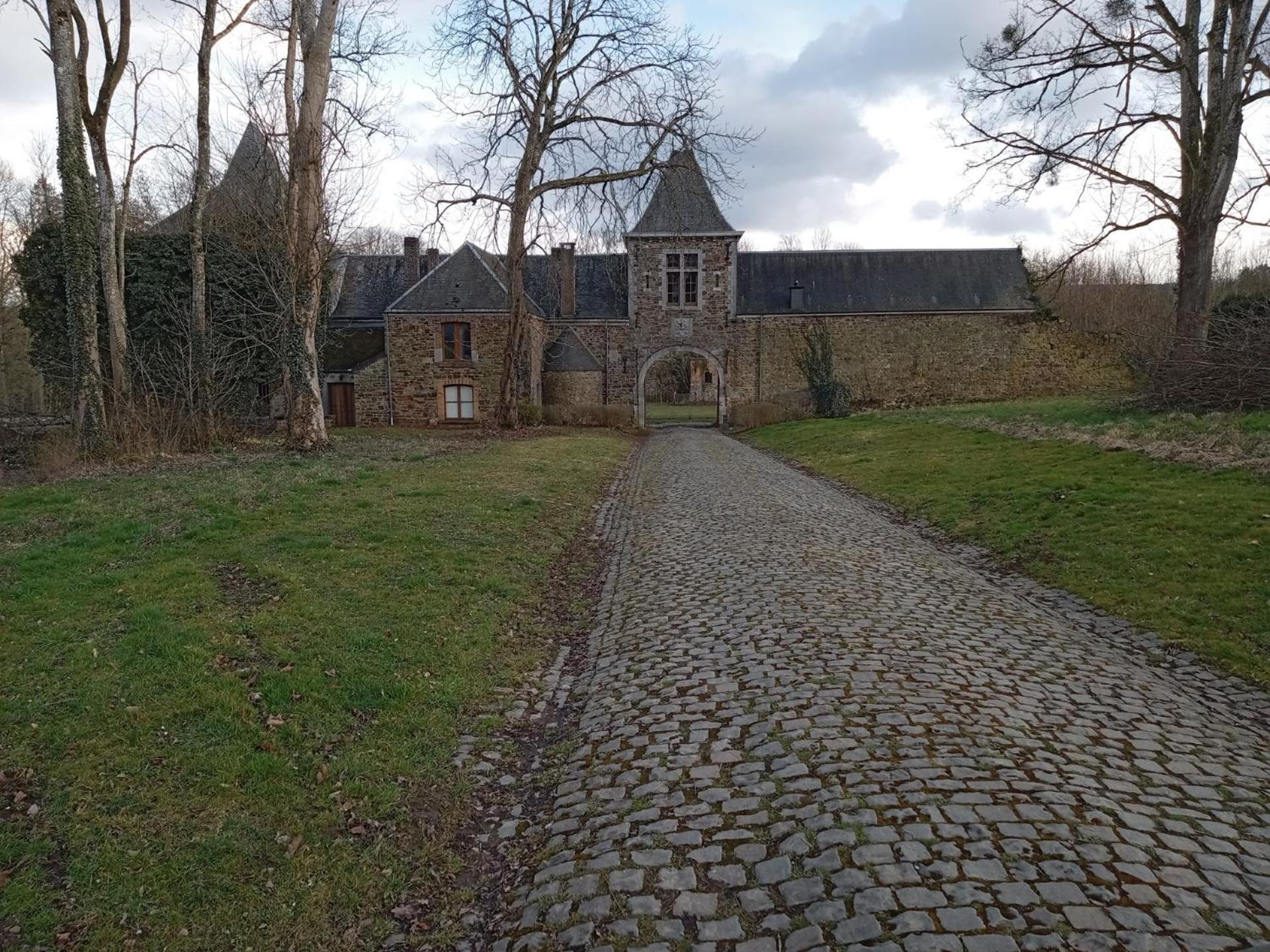 Le Vieux Noyer Bed & Breakfast Nassogne Exterior photo